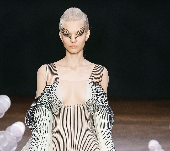 Haute Couture Collections Worthy of Titania, Queen of Fairies