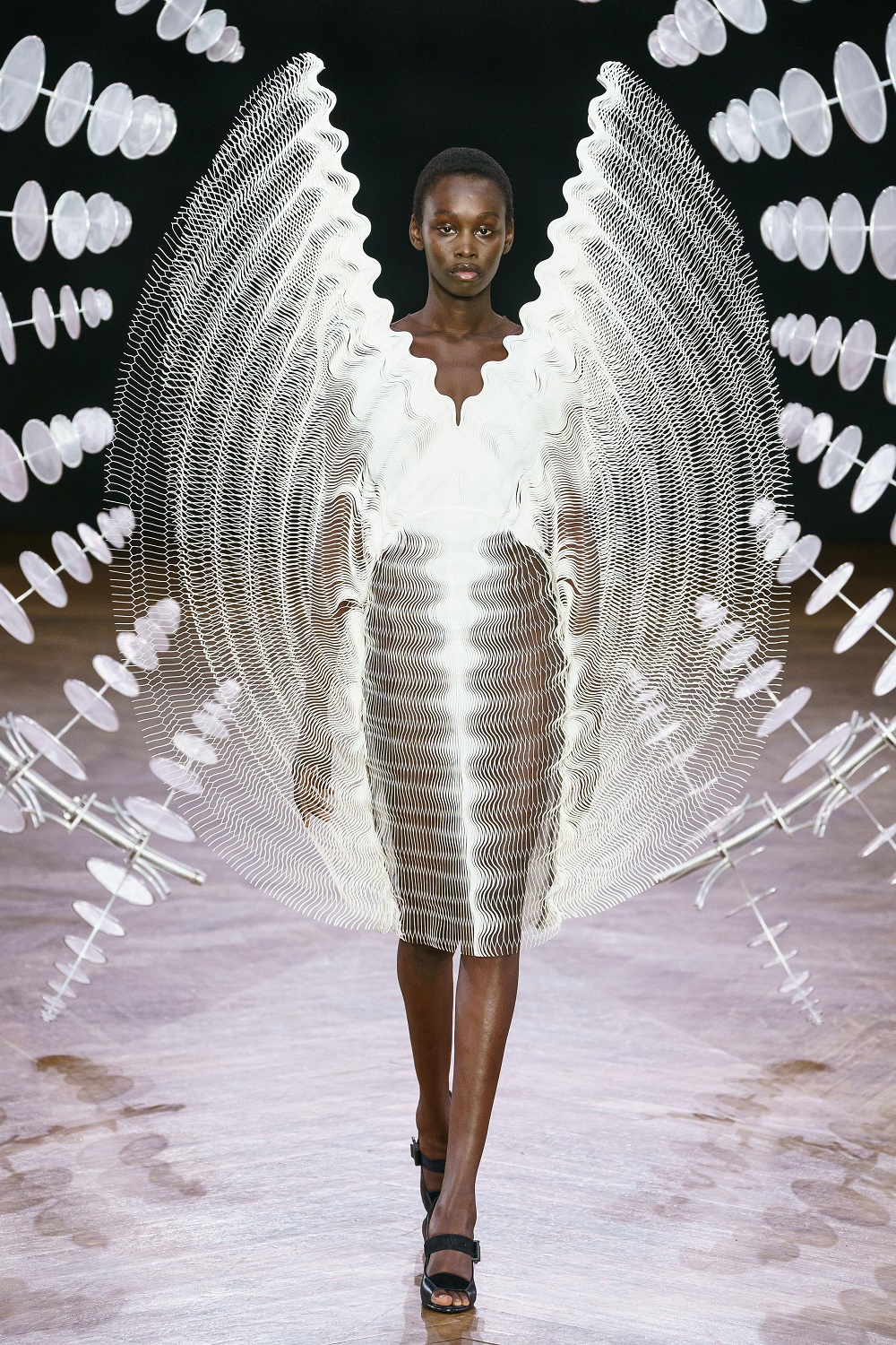 Haute Couture Collections Worthy of Titania, Queen of Fairies